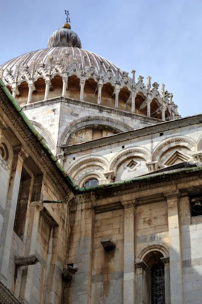 ピサの広場 ミラコリイタリア塔教会 — ストック写真