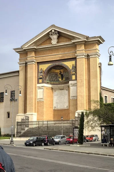 Roma Laterano Daki Basilica San Giovanni Papa Nın Resmi Kutsal — Stok fotoğraf
