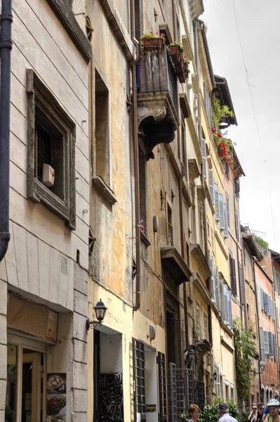 Uma Rua Pitoresca Roma Itália Arquitetura — Fotografia de Stock