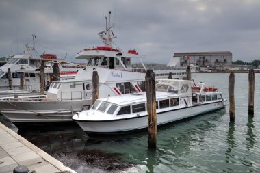 Venedik tekneleri liman, gemiler, İtalya, antika retro