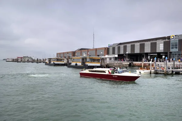 Venedik tekneleri liman, gemiler, İtalya, antika retro