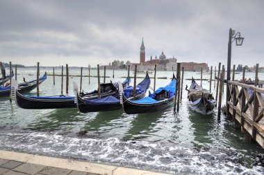 Venedik, Büyük Kanal manzarası ve Santa Maria Della sa Bazilikası. İtalya