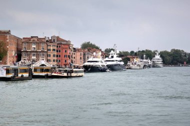 Venedik manzaralı deniz binaları İtalya