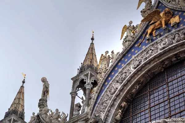 意大利威尼斯圣马可大教堂 Basilica San Marco 的底景 — 图库照片