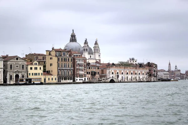 Venetië Uitzicht Cityline Zee Gebouwen Italië — Stockfoto