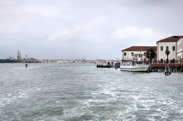 Venedig Ansicht Stadtlinie Meer Gebäude Italien — Stockfoto