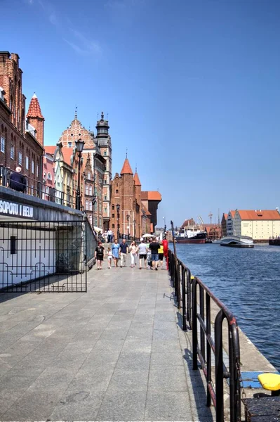 Gdansk Con Hermoso Casco Antiguo Sobre Río Motlawa Amanecer Polonia — Foto de Stock