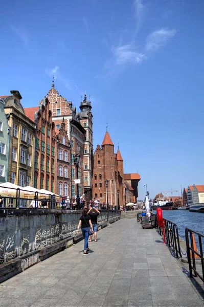 Gdansk Com Bela Cidade Velha Sobre Rio Motlawa Nascer Sol — Fotografia de Stock