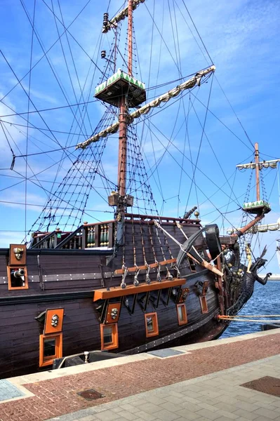 Liman fotoğrafçılığında Gdynia korsan gemisi