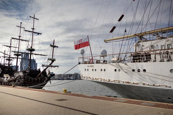 Gdynia Πειρατικό Σκάφος Στη Φωτογραφία Λιμάνι — Φωτογραφία Αρχείου