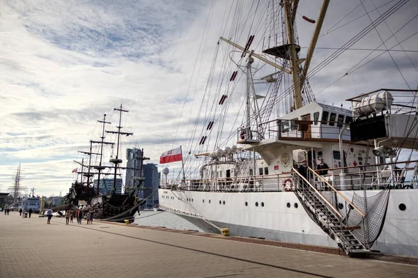 Gdynia Segling Fregatt Hamnen Fotografering — Stockfoto