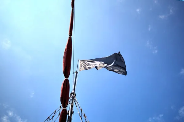 Crâne Sur Drapeau Pirate — Photo