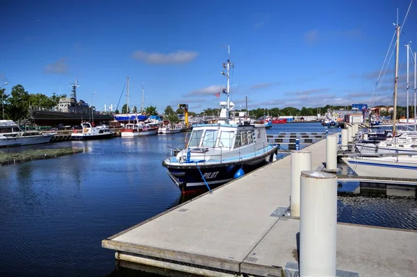 停泊在Kolobrzeg码头的帆船复古摄影 — 图库照片