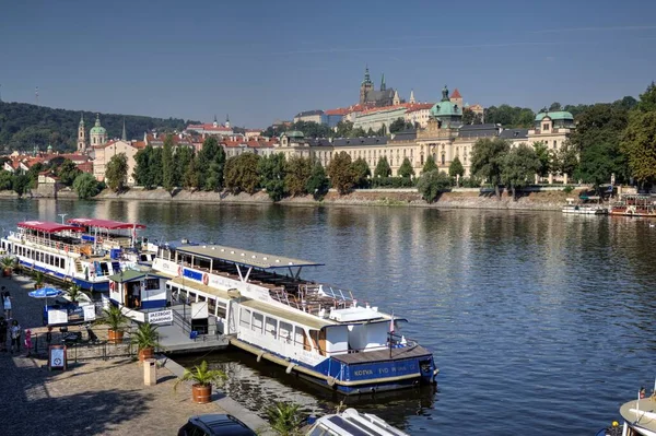 Zamek Praski Hradcany Wełtawą Czechach — Zdjęcie stockowe