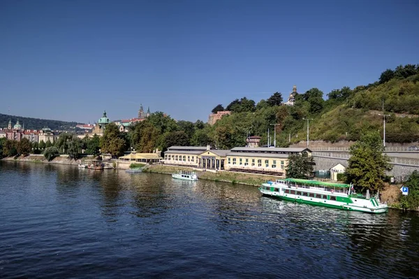 Rzeka Praga Czechy — Zdjęcie stockowe