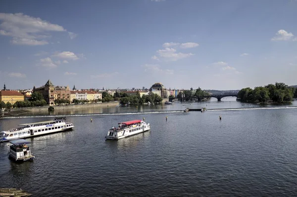 Prahan Kaupunkikuva Joki Tsekin Tasavalta — kuvapankkivalokuva