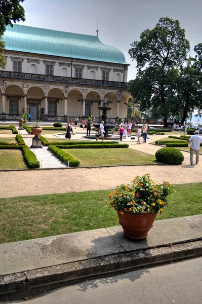 Incrível Barroco Wallenstein Palace Praga Seu Jardim Francês Hoje Senado — Fotografia de Stock