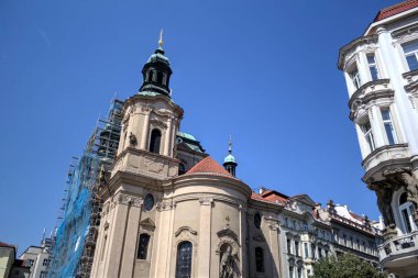 Prag 'da eski bir sokak, antika.