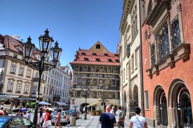 Prag, Çek Cumhuriyeti, Avrupa 'daki Eski Şehir Meydanı' ndaki belediye binasının kulesi.