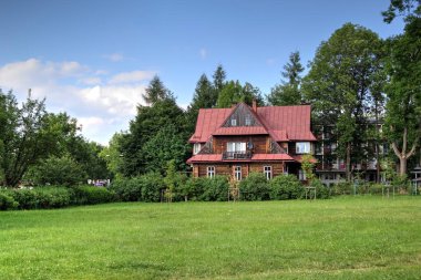 Zakopane 'e hoş geldiniz, eski bina mimarisi.