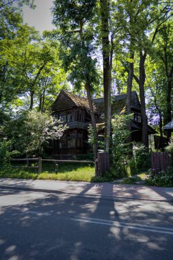 Zakopane 'e hoş geldiniz, eski bina mimarisi.