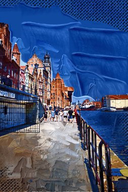 Güneş doğarken Motlawa nehrinin üzerinde güzel eski bir kasabayla Gdansk, Polonya