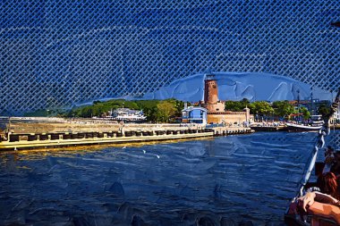 Kolobrzeg yelkenli tekneleri rıhtıma, liman sanat illüstrasyonunun antika eskilerine yerleştirildi.