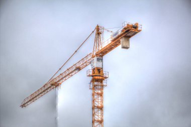 Şantiye iskelesi, klasik resim çizimi olan bir inşaat alanı.