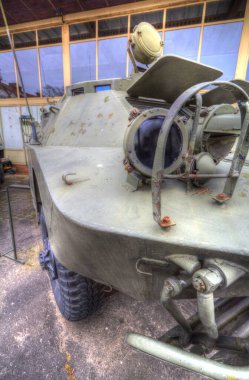 Bir amfibi piyade savaş tankı.