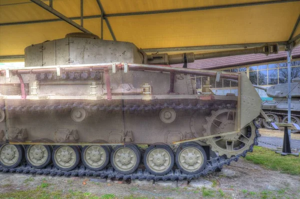 Vintage tank izole çizim sanat illüstrasyonu