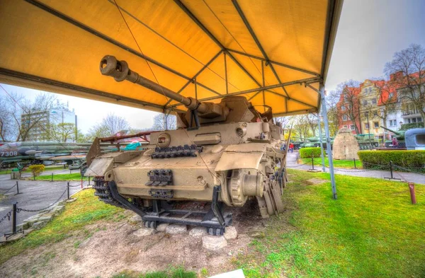 Vintage tank izole çizim sanat illüstrasyonu