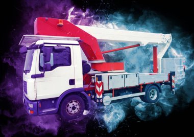 İnşaat sahasında forklift, yapım parçaları çizim sanatını yükseltmeye hazırlanıyor