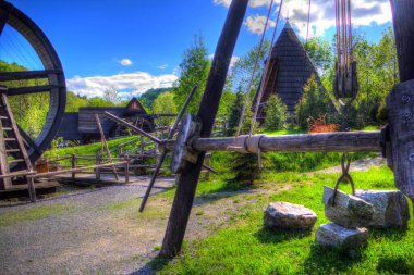 Bir inşaat sahasında ortaçağ vinci, eski çağlar, sanat illüstrasyonu antika eskiz