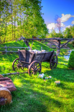 Tipik tarihi ahşap araba çayırda, ortaçağ tarihi sanat illüstrasyonları antika eskizler