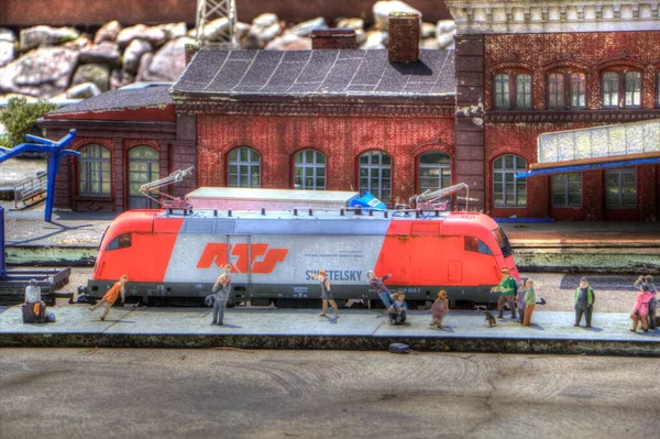 Old Railway Station Train Locomotive Platform Awaiting Departure Evening Sunshine — 图库照片