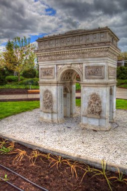 Arc de Triomphe du Carrousel, Atlıkarınca Meydanı 'nda bulunan bir zafer kemeridir. Paris 'in şehri. Paris 'in mimarisi ve simgeleri, sanat, çizim, retro, vintage, antika, skeç.
