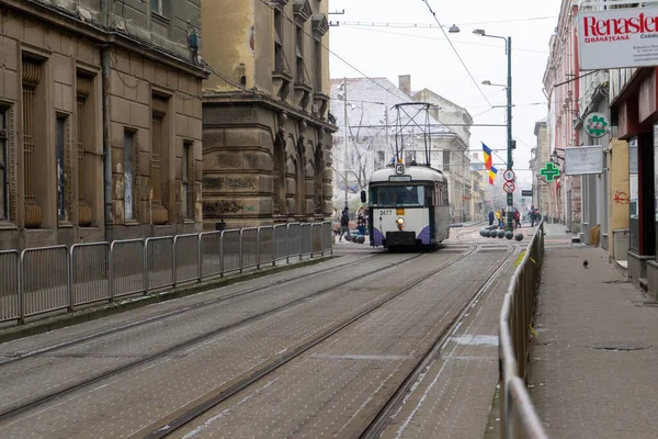 Timisoara Romênia Janeiro 2020 Pessoas Andando Rua Eléctrico Fundo Pessoas — Fotografia de Stock