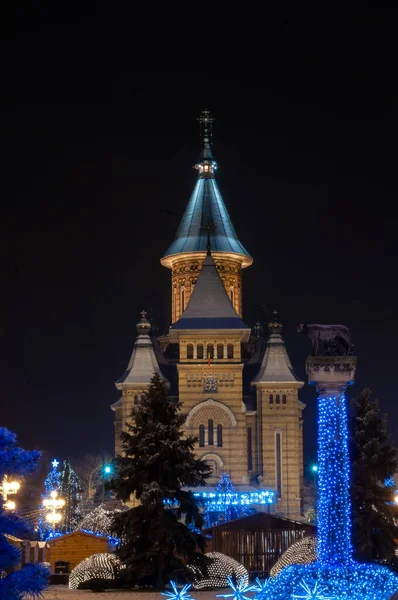 Una Vista Una Catedral Vacaciones Navideñas Escena Nocturna — Foto de Stock