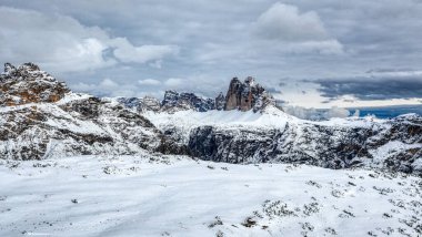 tre cime di lavaredo viste da prato piazza 