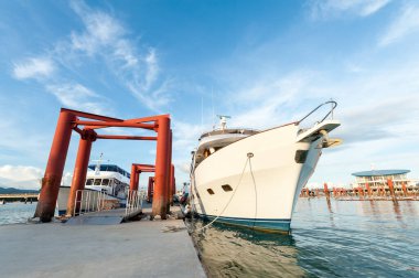 Rıhtımda tekne, Püket Tayland