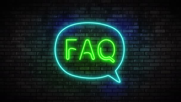 Neon FAQ en spraakbel op bakstenen muur — Stockvideo