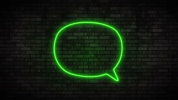 Bolha de fala de néon na parede de tijolo — Vídeo de Stock