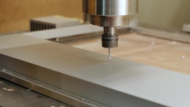 Perforación CNC máquina herramienta hace parte. Primer plano. — Vídeos de Stock