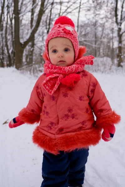 Baby Girl Walking Snow Winter Time — Stock Photo, Image