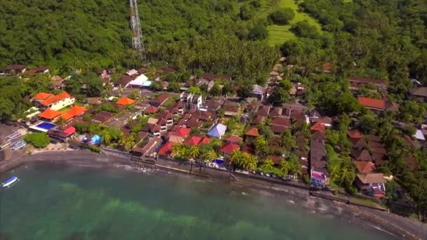 Vista aérea da bela baía de Candidasa Beach, Bali, Indonésia. — Vídeo de Stock