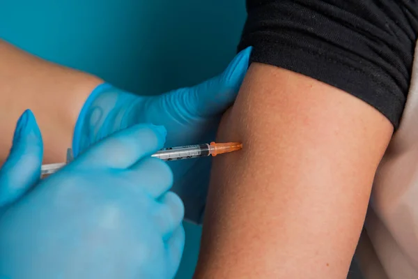 Close Van Vaccinatie Met Het Covid Coronavirus Vaccin Stockfoto