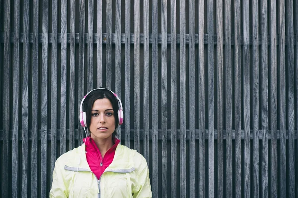 Urban sporty woman portrait — Stock Photo, Image