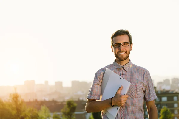 Succesvolle professionele man buiten — Stockfoto