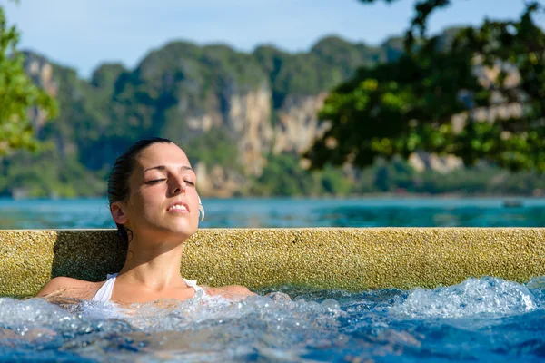 Relax in outdoor spa pool — Stock Photo, Image