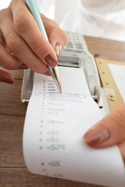 Closeup View Accountant Checking Receipt Coming Out Adding Machine — Stock Photo, Image